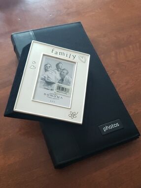 (2) Photo Albums - Black and Silver "Family" - Holds 4x6 Photos